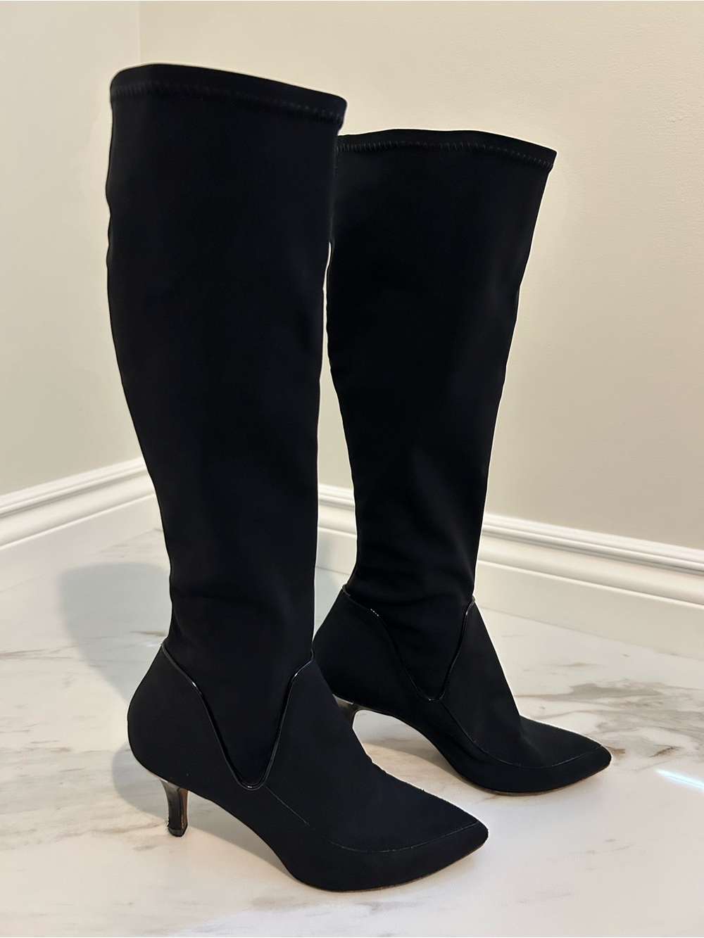 Women's Black Knee-High Pointed Toe Heel Boots, Size 6